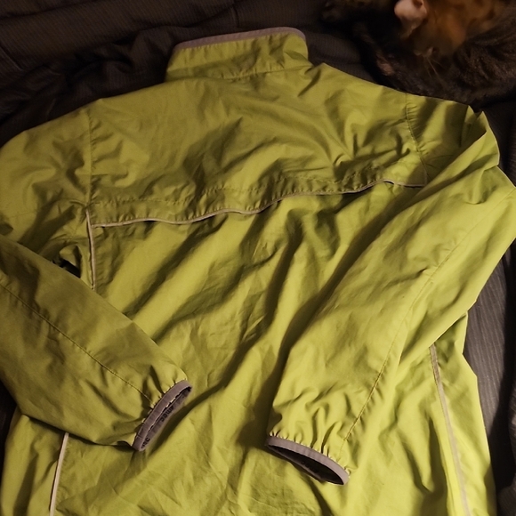 MEC Green Jacket with Reflective Accents - Picture 7 of 7